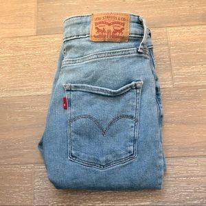Levi’s 721 High Rise Skinny Jean